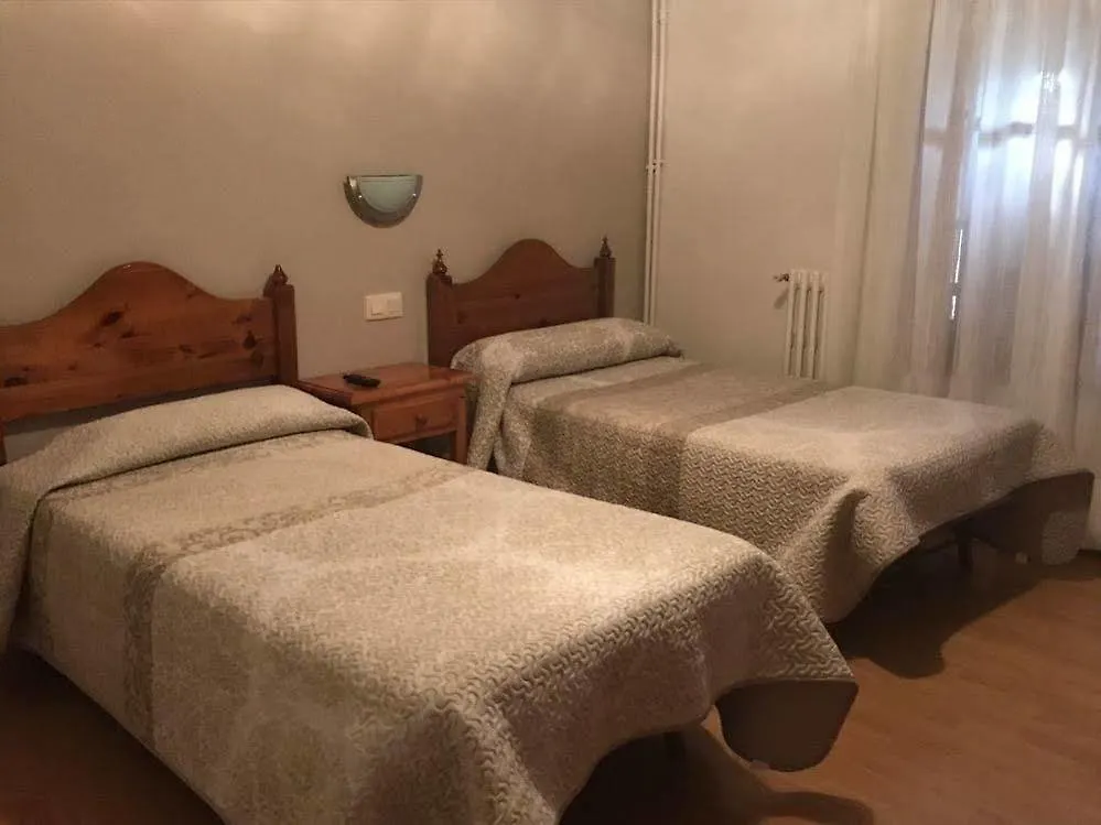 Hostal Estacio Puigcerdà Affittacamere